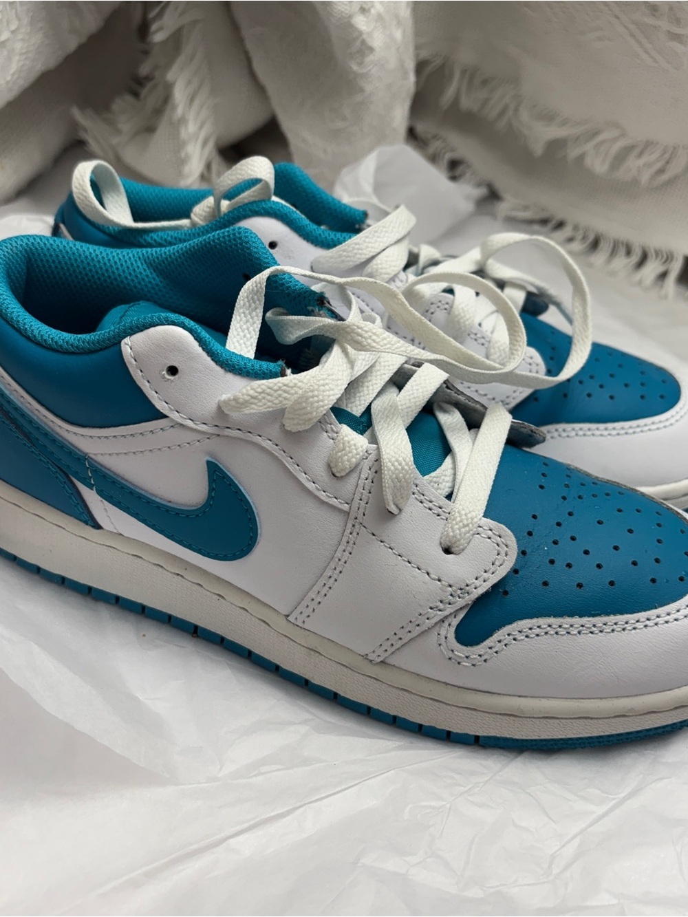 Nike air Jordan Low-Top Sneakers in aquatone - Picture 3 of 8